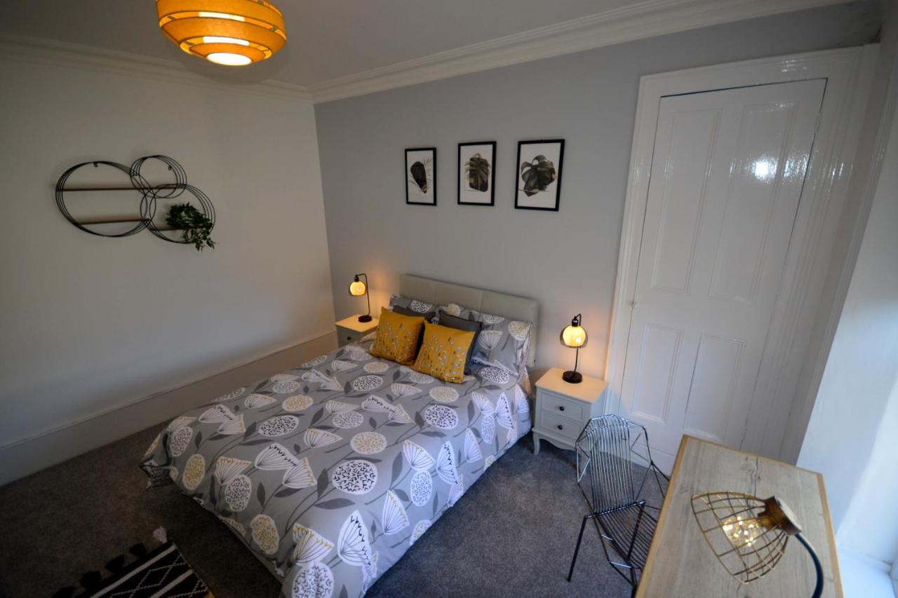 Heritage Holiday Accommodation Пемброук Док Екстериор снимка