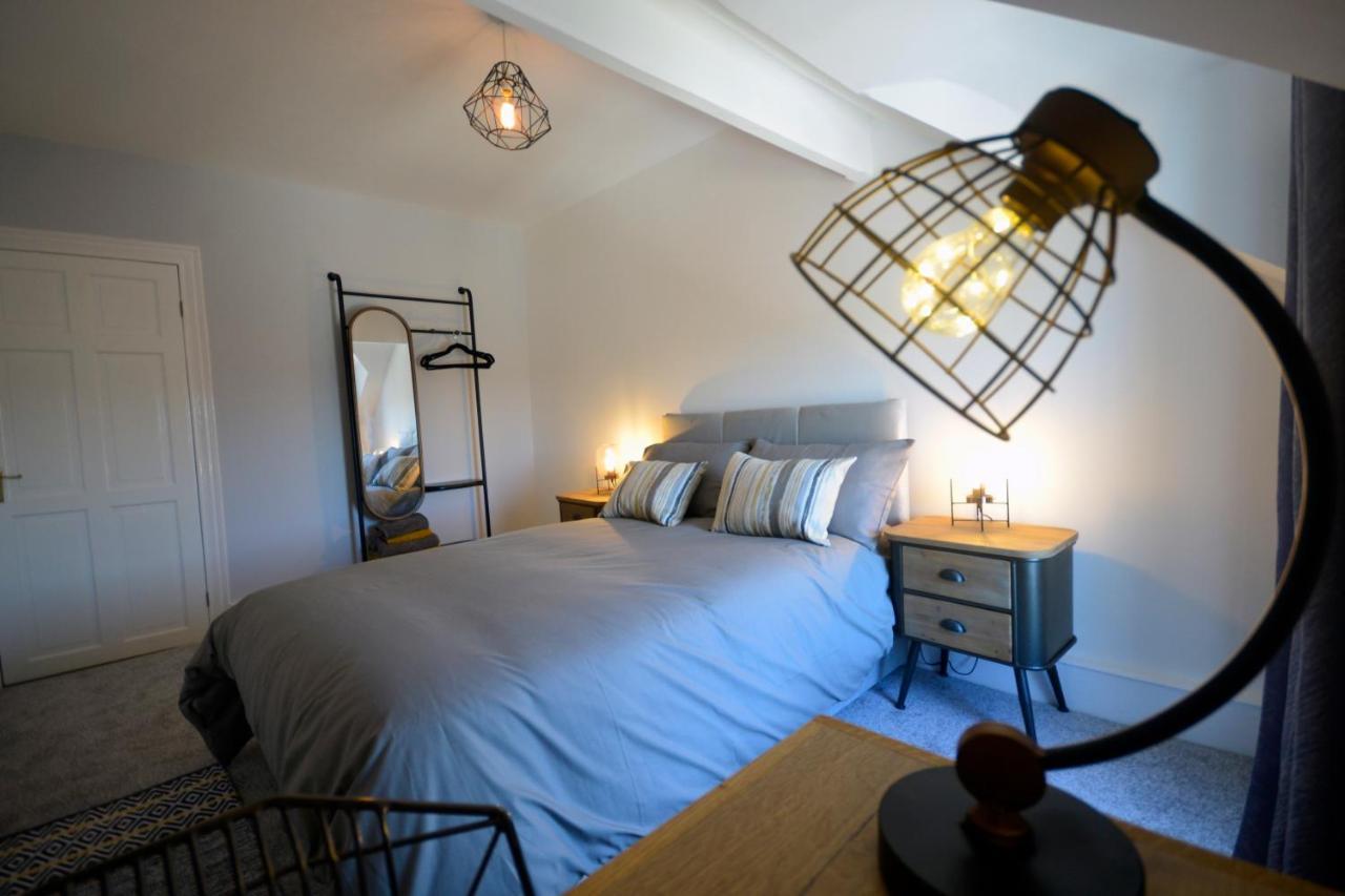 Heritage Holiday Accommodation Пемброук Док Екстериор снимка
